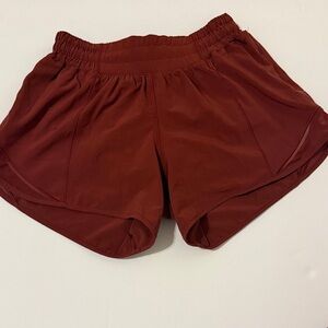 Lululemon Mulled Wine Hotty Hot 4in Short - Size 2